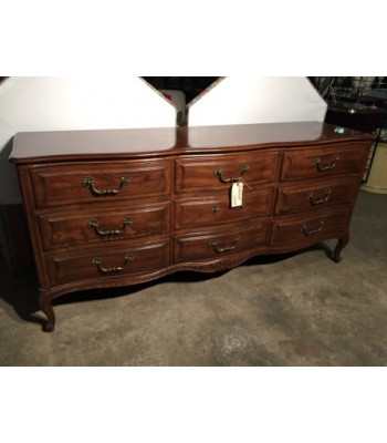 SOLD - Henredon 9 drawer dresser